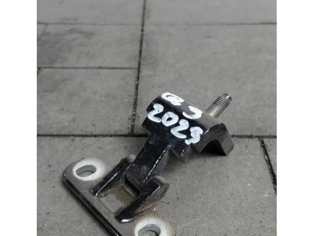 bontott AUDI Q3 Csomagtérajtó Bal Zsanér