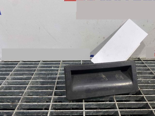 bontott AUDI Q3 Csomagtérajtó Kilincs