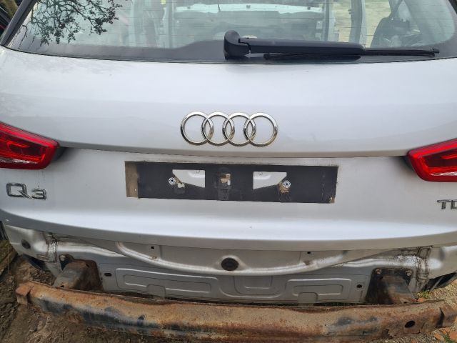 bontott AUDI Q3 Csomagtérajtó (Részeivel)