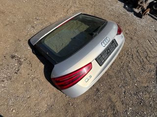 bontott AUDI Q3 Csomagtérajtó (Részeivel)