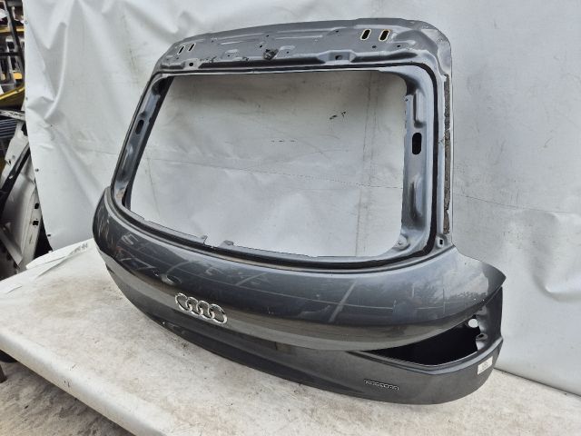 bontott AUDI Q3 Csomagtérajtó (Üres lemez)