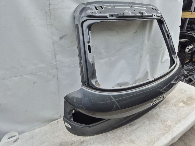 bontott AUDI Q3 Csomagtérajtó (Üres lemez)