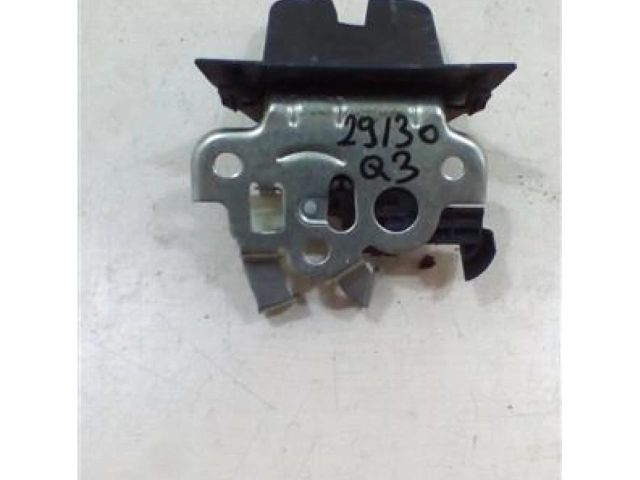 bontott AUDI Q3 Csomagtérajtó Zárszerkezet