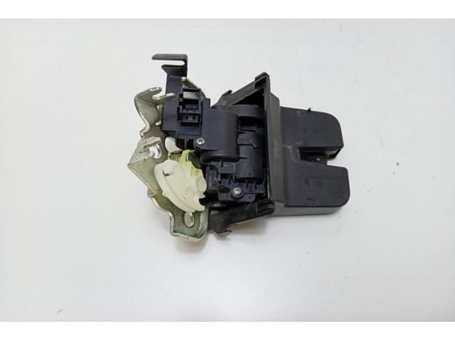 bontott AUDI Q3 Csomagtérajtó Zárszerkezet