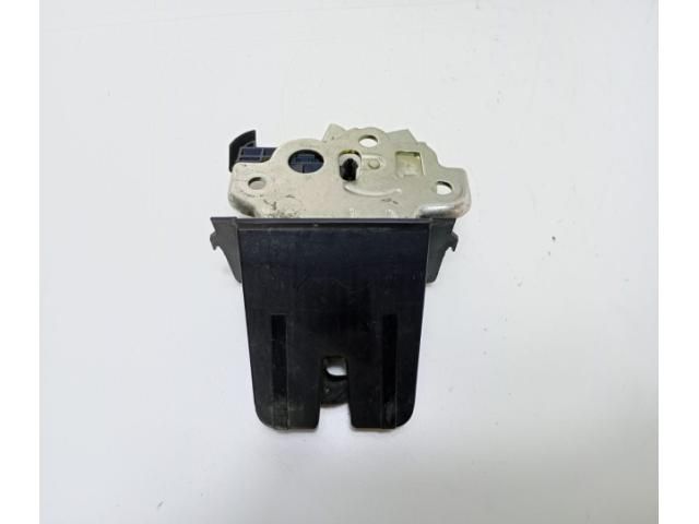 bontott AUDI Q3 Csomagtérajtó Zárszerkezet