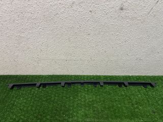 bontott AUDI Q3 Első Lökhárító Alsó Középső Díszrács