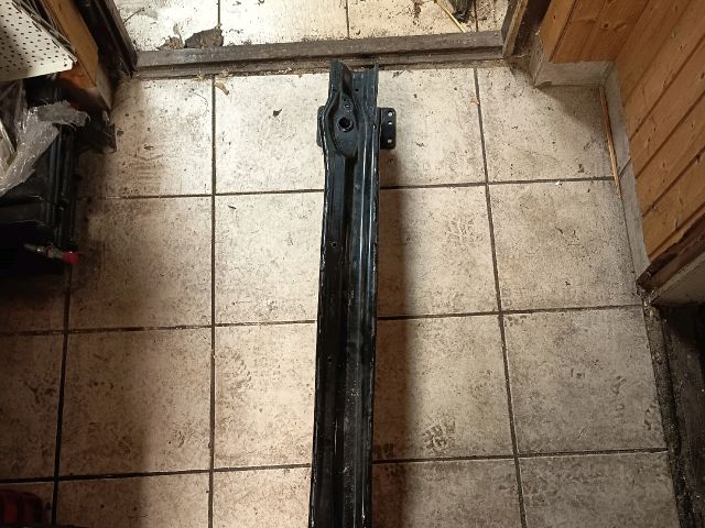 bontott AUDI Q3 Első Lökhárító Merevítő (Fém)