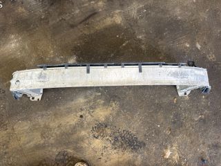 bontott AUDI Q3 Első Lökhárító Merevítő (Fém)