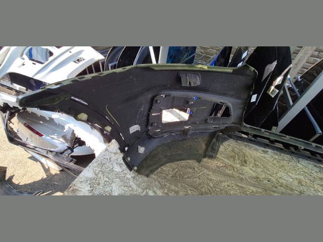 bontott AUDI Q3 Első Lökhárító (Üresen)