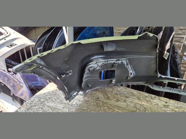 bontott AUDI Q3 Első Lökhárító (Üresen)