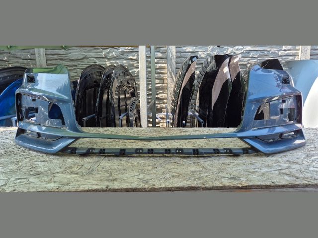 bontott AUDI Q3 Első Lökhárító (Üresen)