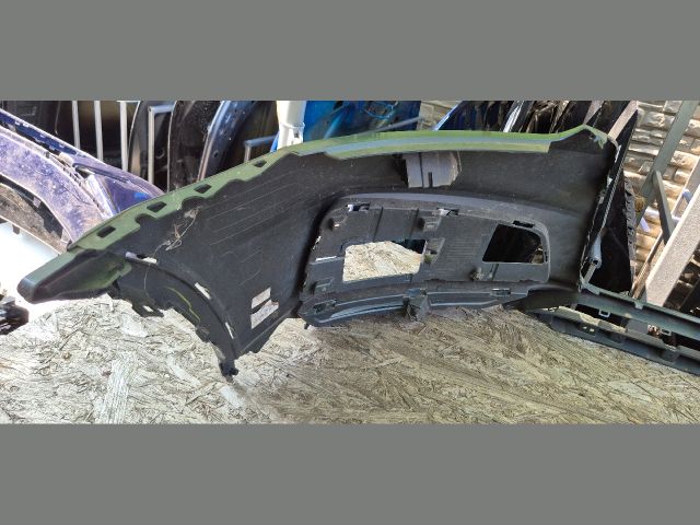 bontott AUDI Q3 Első Lökhárító (Üresen)