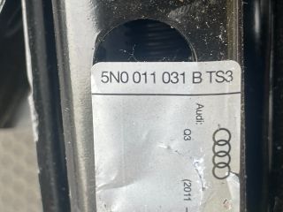 bontott AUDI Q3 Emelő