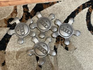 bontott AUDI Q3 Felniközép Szett