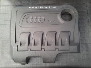 bontott AUDI Q3 Felső Hűtőburkolat