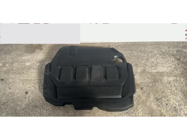 bontott AUDI Q3 Felső Hűtőburkolat