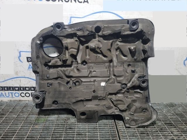 bontott AUDI Q3 Felső Hűtőburkolat