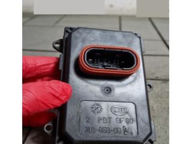 bontott AUDI Q3 Fényszóró Elektronika