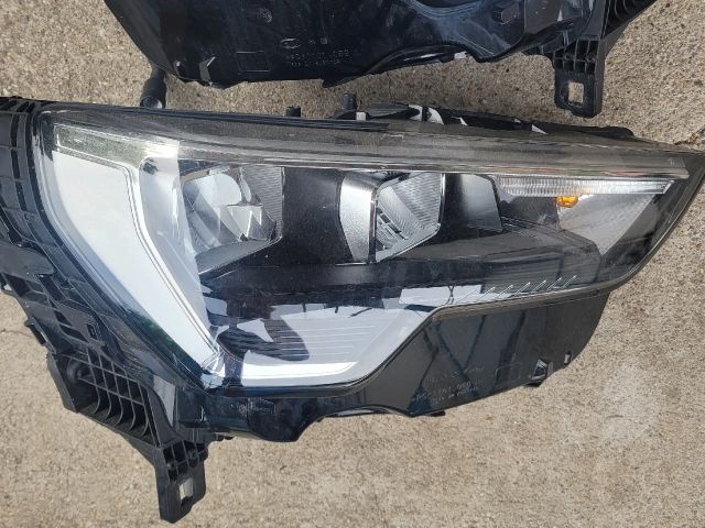 bontott AUDI Q3 Fényszóró Pár