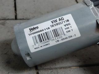 bontott AUDI Q3 Hátsó Ablaktörlő Motor