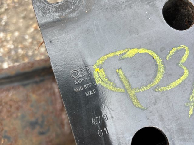 bontott AUDI Q3 Hátsó Lökhárító Merevítő (Fém)