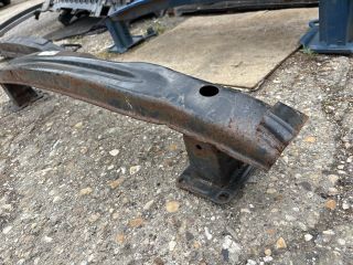 bontott AUDI Q3 Hátsó Lökhárító Merevítő (Fém)