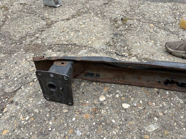 bontott AUDI Q3 Hátsó Lökhárító Merevítő (Fém)