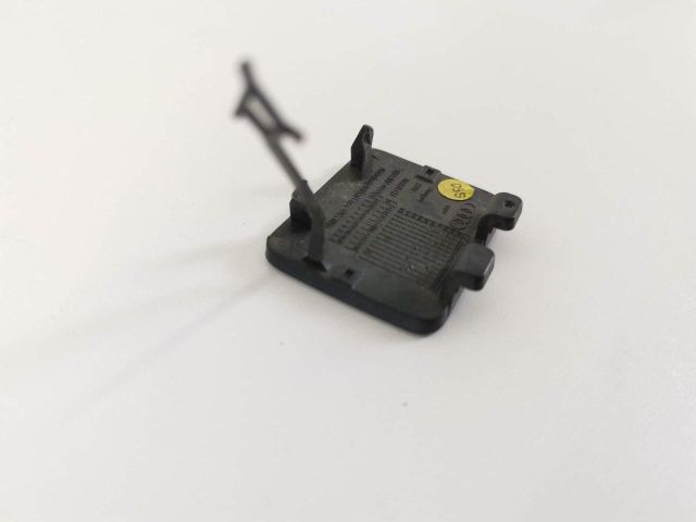 bontott AUDI Q3 Hátsó Vonószem Burkolat