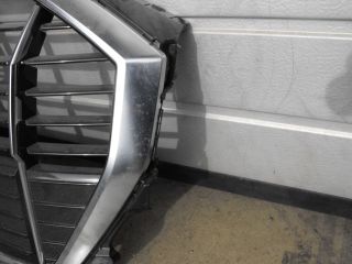 bontott AUDI Q3 Hűtőrács