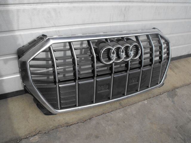 bontott AUDI Q3 Hűtőrács