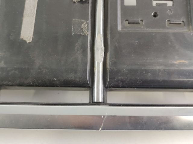 bontott AUDI Q3 Hűtőrács