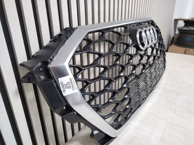 bontott AUDI Q3 Hűtőrács
