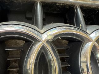 bontott AUDI Q3 Hűtőrács