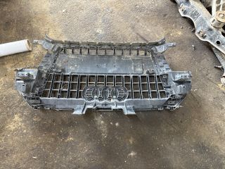 bontott AUDI Q3 Hűtőrács