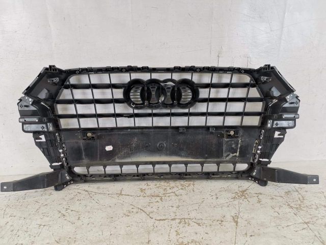 bontott AUDI Q3 Hűtőrács