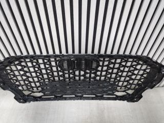 bontott AUDI Q3 Hűtőrács