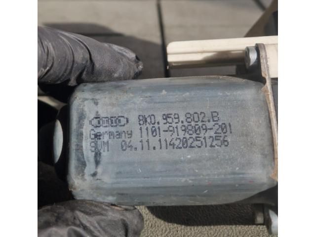 bontott AUDI Q3 Jobb első Ablakemelő Motor