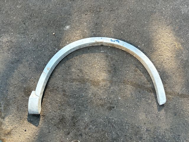 bontott AUDI Q3 Jobb első Sárvédő Szélesítő