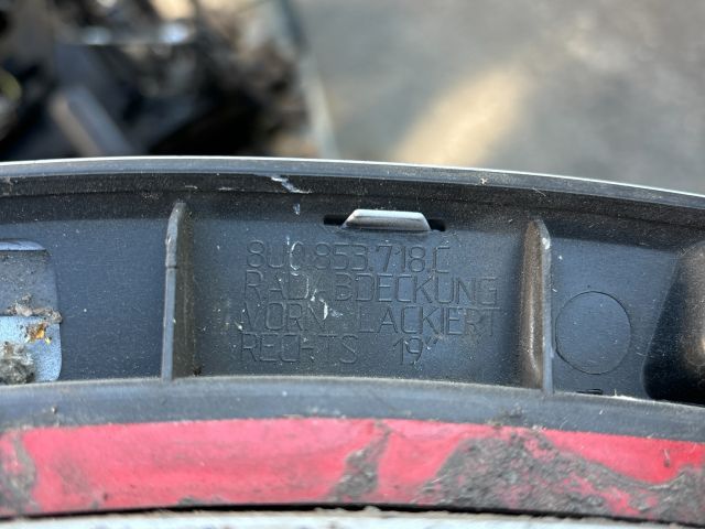 bontott AUDI Q3 Jobb első Sárvédő Szélesítő