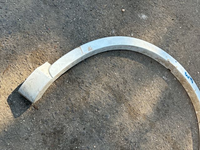 bontott AUDI Q3 Jobb első Sárvédő Szélesítő