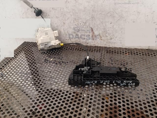 bontott AUDI Q3 Jobb első Zsanér