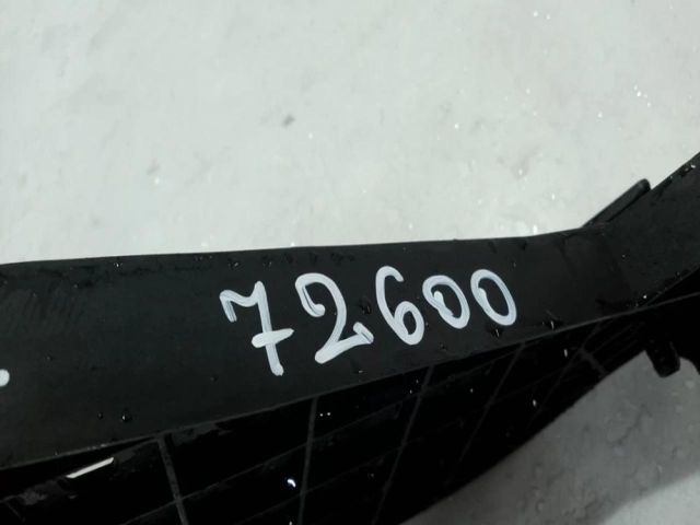 bontott AUDI Q3 Jobb Fényszóró Tartó