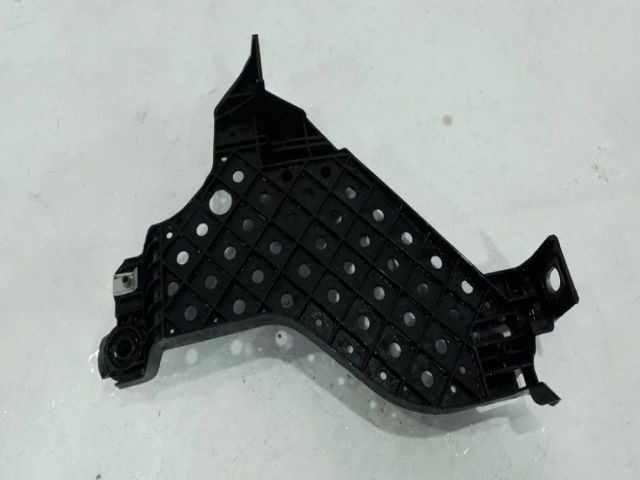 bontott AUDI Q3 Jobb Fényszóró Tartó