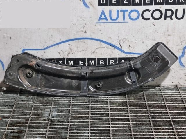 bontott AUDI Q3 Jobb Fényszóró Tartó