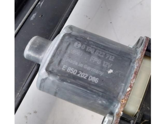 bontott AUDI Q3 Jobb hátsó Ablakemelő Szerkezet (Elektromos)