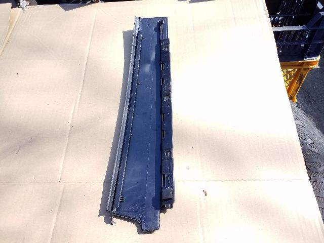 bontott AUDI Q3 Jobb hátsó Ajtó Díszléc