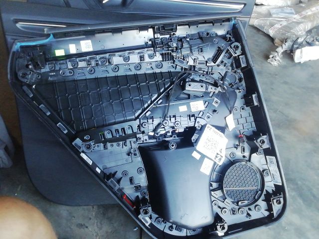 bontott AUDI Q3 Jobb hátsó Ajtó Kárpit