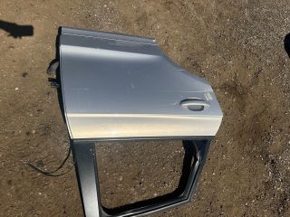 bontott AUDI Q3 Jobb hátsó Ajtó (Üres lemez)