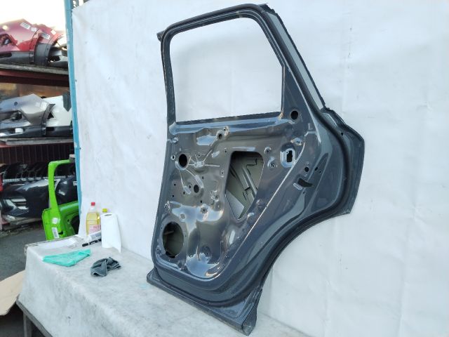 bontott AUDI Q3 Jobb hátsó Ajtó (Üres lemez)