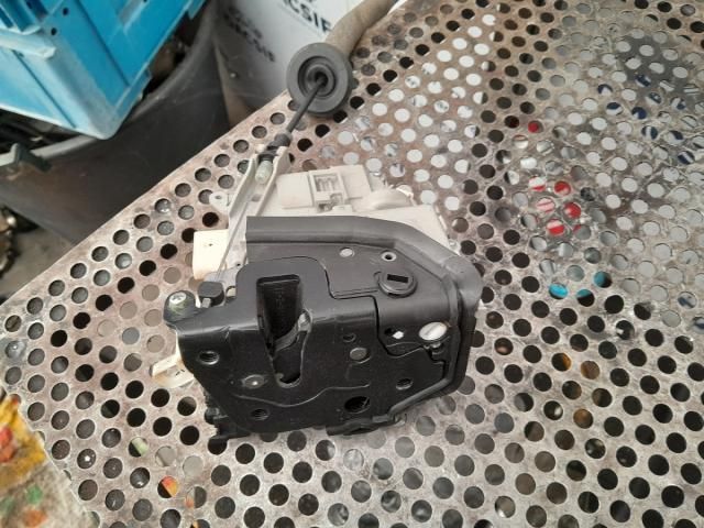 bontott AUDI Q3 Jobb hátsó Ajtózár